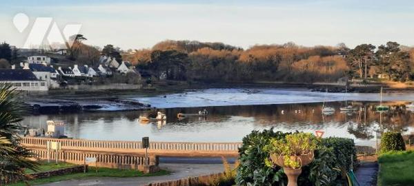 PALUDEN, à 4 minutes de Lannilis, Belle Bâtisse au style néo breton édifiée en 1971, posée sur ...
