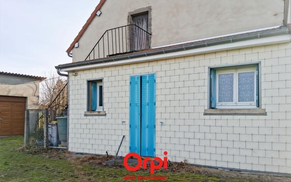 Maison à vendre    4 pièces • 8 088 m2 Commentry