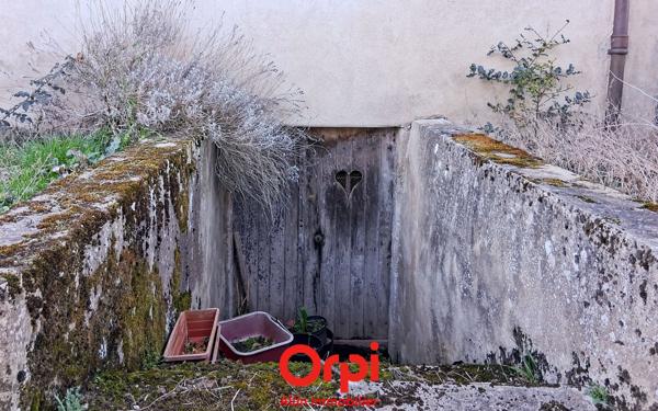 Maison à vendre    4 pièces • 8 088 m2 Commentry