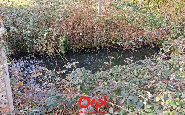 Maison à vendre    4 pièces • 8 088 m2 Commentry