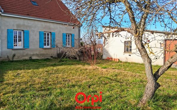 Maison à vendre    4 pièces • 8 088 m2 Commentry