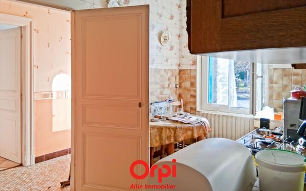 Maison à vendre    4 pièces • 8 088 m2 Commentry