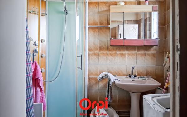 Maison à vendre    4 pièces • 8 088 m2 Commentry