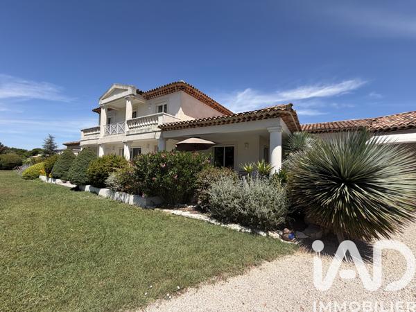 Maison à vendre 7 pièces 210 m² Saint-Cannat