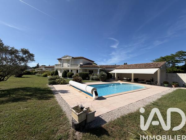 Maison à vendre 7 pièces 210 m² Saint-Cannat