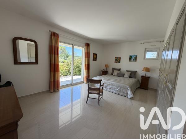 Maison à vendre 7 pièces 210 m² Saint-Cannat