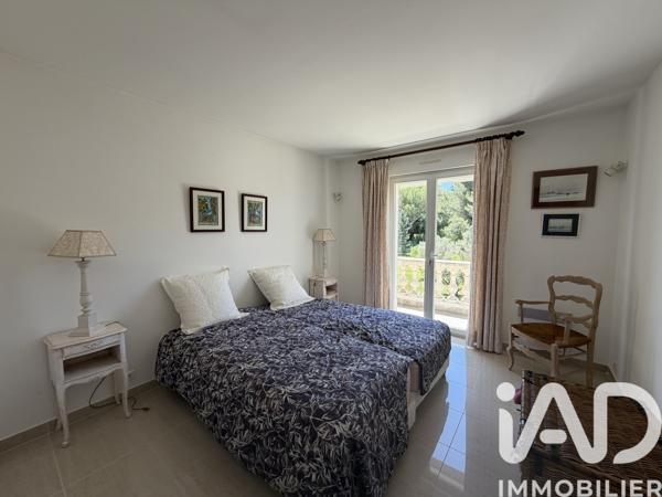 Maison à vendre 7 pièces 210 m² Saint-Cannat