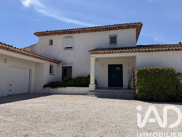 Maison à vendre 7 pièces 210 m² Saint-Cannat