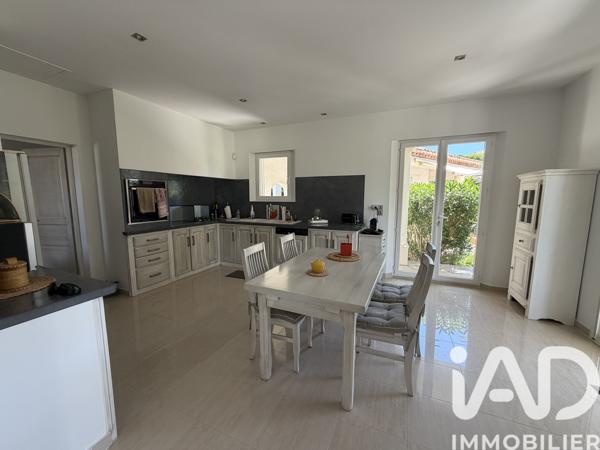 Maison à vendre 7 pièces 210 m² Saint-Cannat