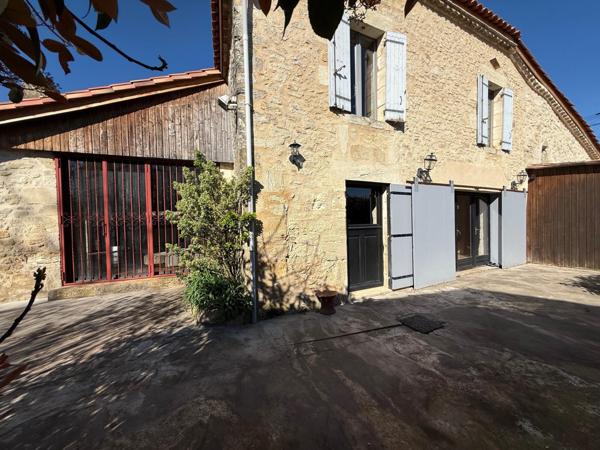 Maison en pierre authentique avec prestations de qualité
