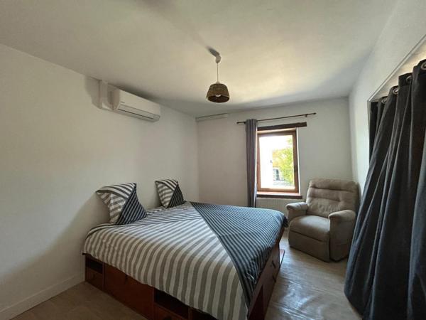 Maison en pierre authentique avec prestations de qualité