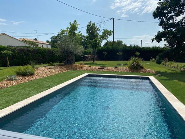 Maison en pierre authentique avec prestations de qualité