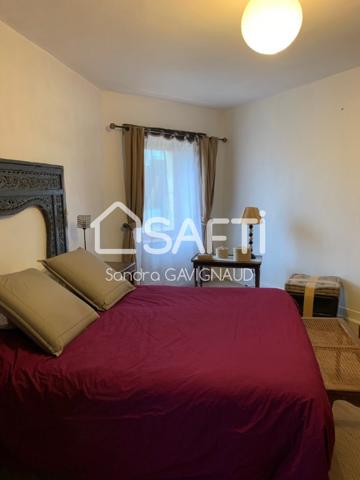Maison en pierre authentique avec prestations de qualité