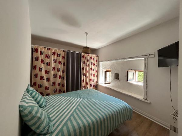 Maison en pierre authentique avec prestations de qualité