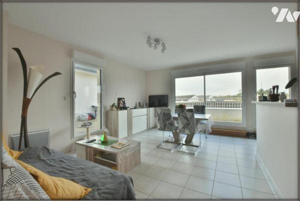 APPARTEMENT T4 ASCENSEUR TERRASSE GARAGE LE RHEU CENTRE