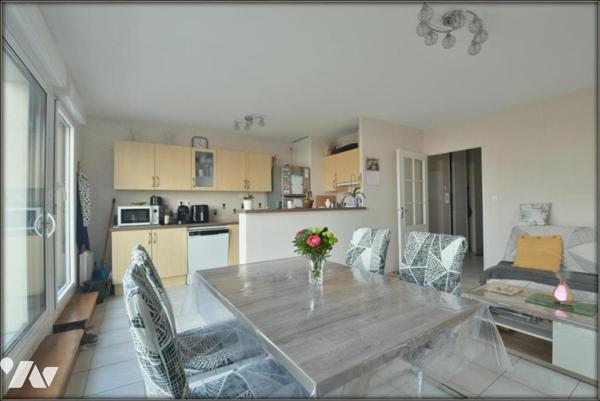 APPARTEMENT T4 ASCENSEUR TERRASSE GARAGE LE RHEU CENTRE