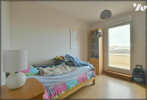 APPARTEMENT T4 ASCENSEUR TERRASSE GARAGE LE RHEU CENTRE