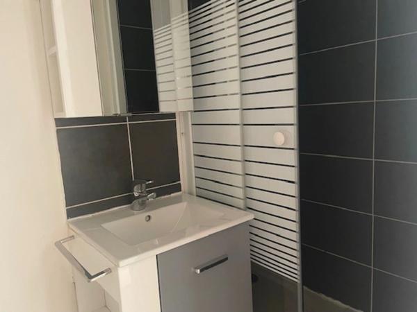 MARSEILLE 5EME A VENDRE T1/2 37M2 CAMAS 165 000 EUROS