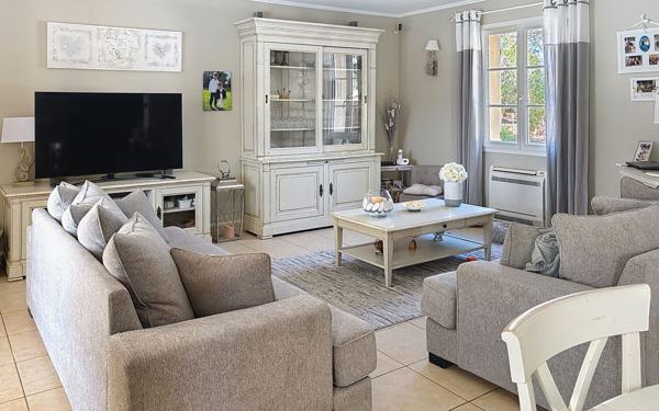 Maison à vendre    5 pièces • 118,32 m2 Le Cannet-des-Maures