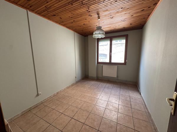 Maison Quillan 9 pièce(s) 221.27 m2