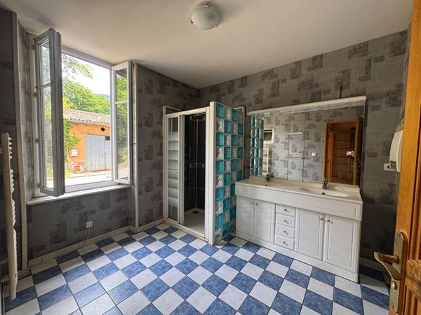 Maison Quillan 9 pièce(s) 221.27 m2