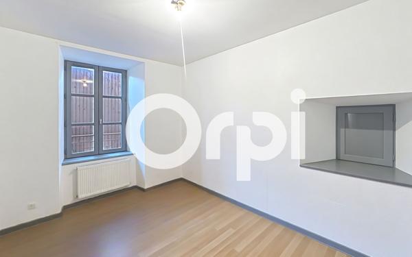 Appartement à louer    4 pièces • 73,18 m2 Molompize