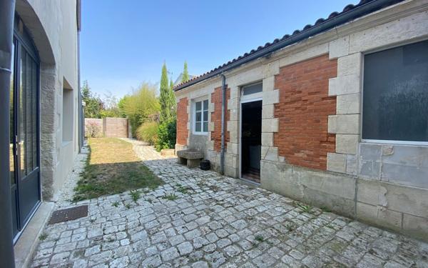 Appartement à vendre    4 pièces • 104,35 m2 Rochefort