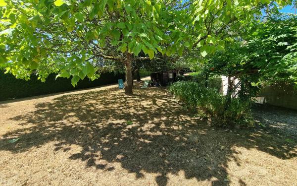 Maison à vendre    3 pièces • 93 m2 Saint-Yrieix-la-Perche