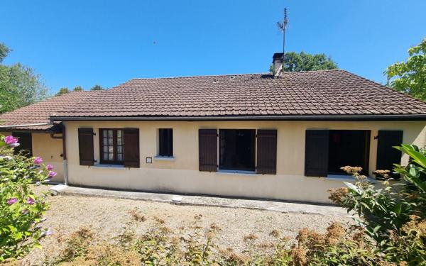 Maison à vendre    3 pièces • 93 m2 Saint-Yrieix-la-Perche