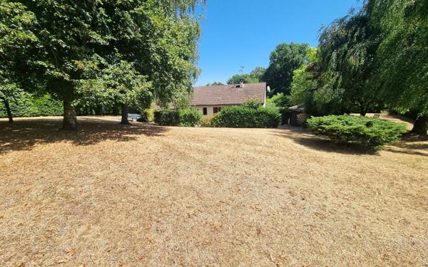 Maison à vendre    3 pièces • 93 m2 Saint-Yrieix-la-Perche