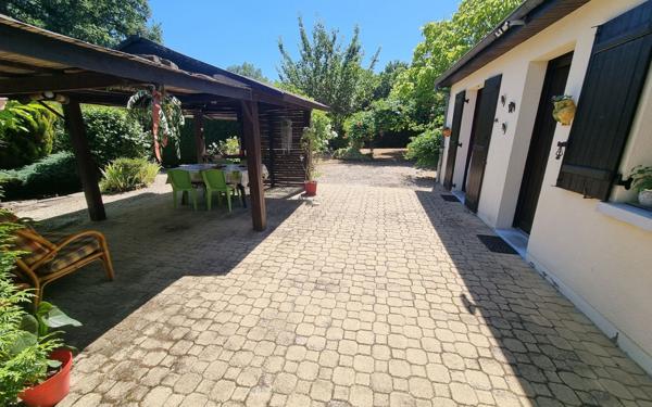 Maison à vendre    3 pièces • 93 m2 Saint-Yrieix-la-Perche