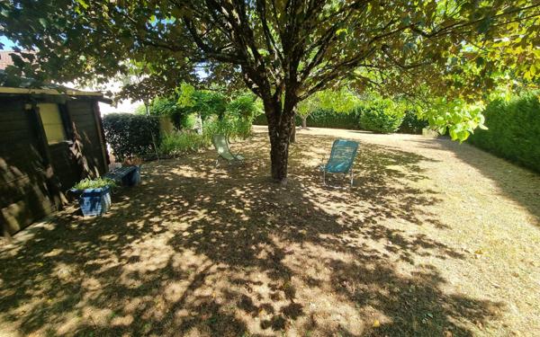 Maison à vendre    3 pièces • 93 m2 Saint-Yrieix-la-Perche