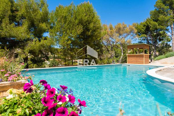 Maison Plan De Cuques 317 m², Prestations haut de gamme , piscine, grand terrain,