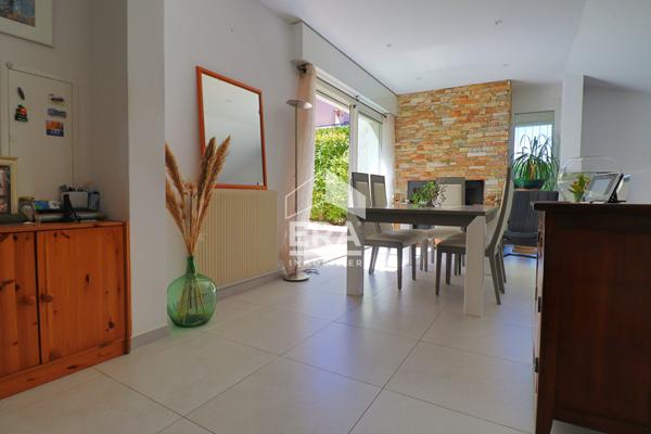 Maison Plan De Cuques 317 m², Prestations haut de gamme , piscine, grand terrain,