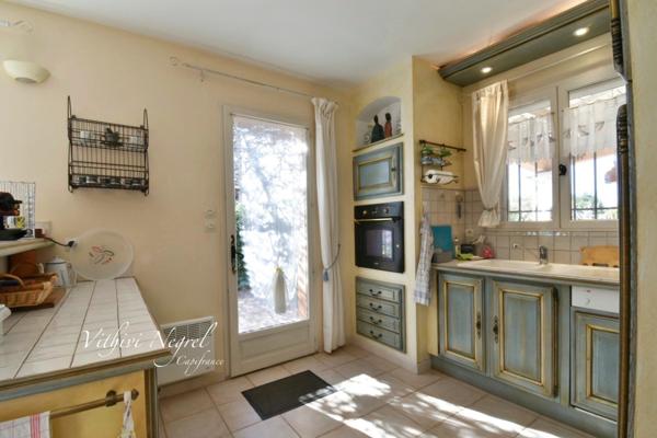 Maison de plain-pied à vendre MOURIES (13)