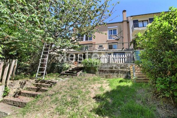 Maison Massy 160 m² habitables édifiée sur terrain représentant 365 m²