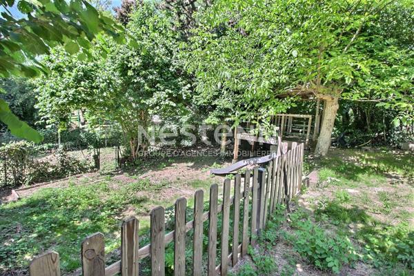 Maison Massy 160 m² habitables édifiée sur terrain représentant 365 m²