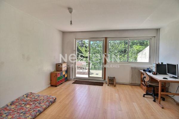 Maison Massy 160 m² habitables édifiée sur terrain représentant 365 m²