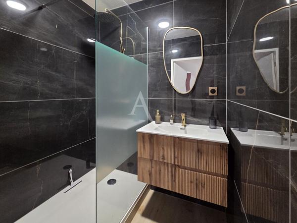 PAU-TRESPOEY Appartement T2 rénové avec balcon, parking