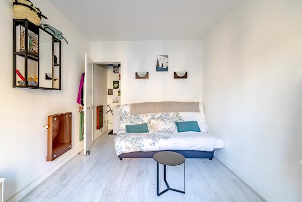 Gare de Lyon - Appartement 2 pièces bon état général