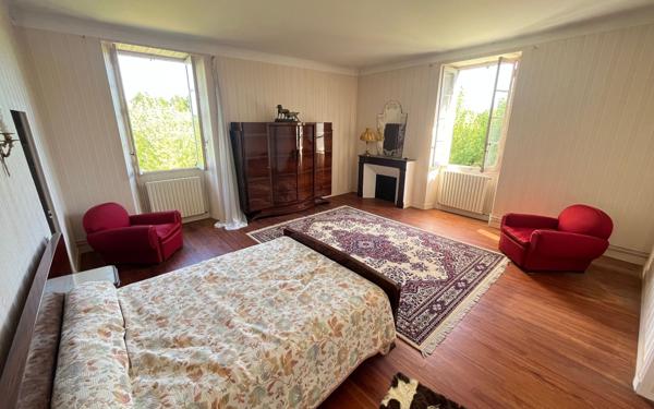 Maison à vendre    9 pièces •  Dax