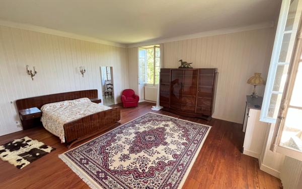 Maison à vendre    9 pièces •  Dax