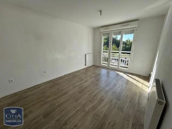 Appartement à louer 3 pièces 51m² Corbeil-Essonnes (91100)