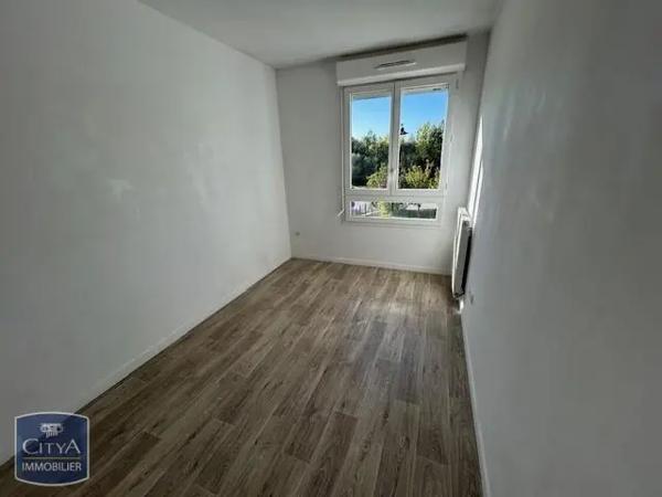 Appartement à louer 3 pièces 51m² Corbeil-Essonnes (91100)