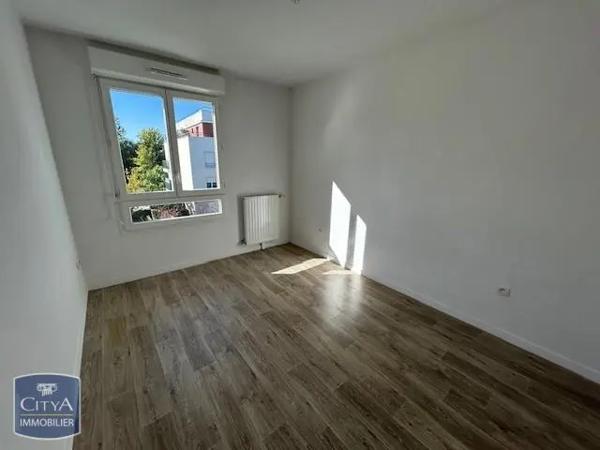 Appartement à louer 3 pièces 51m² Corbeil-Essonnes (91100)