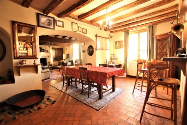 Maison à Doué-en-Anjou, 49700 - 7 pièces 226m²