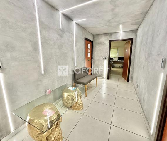 Location bureau Rivière-Salée - 27 m² - 800 €/mois