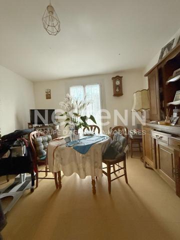 Maison louée de plain pied à vendre à LOCMINE 2 chambres avec 620 m² de terrain et garage