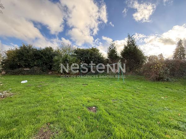 Maison louée de plain pied à vendre à LOCMINE 2 chambres avec 620 m² de terrain et garage