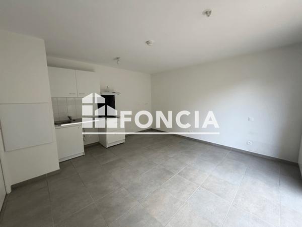 Location Studio 27.5 m² - 3 RUE PINGUET GUINDON Tours 37100